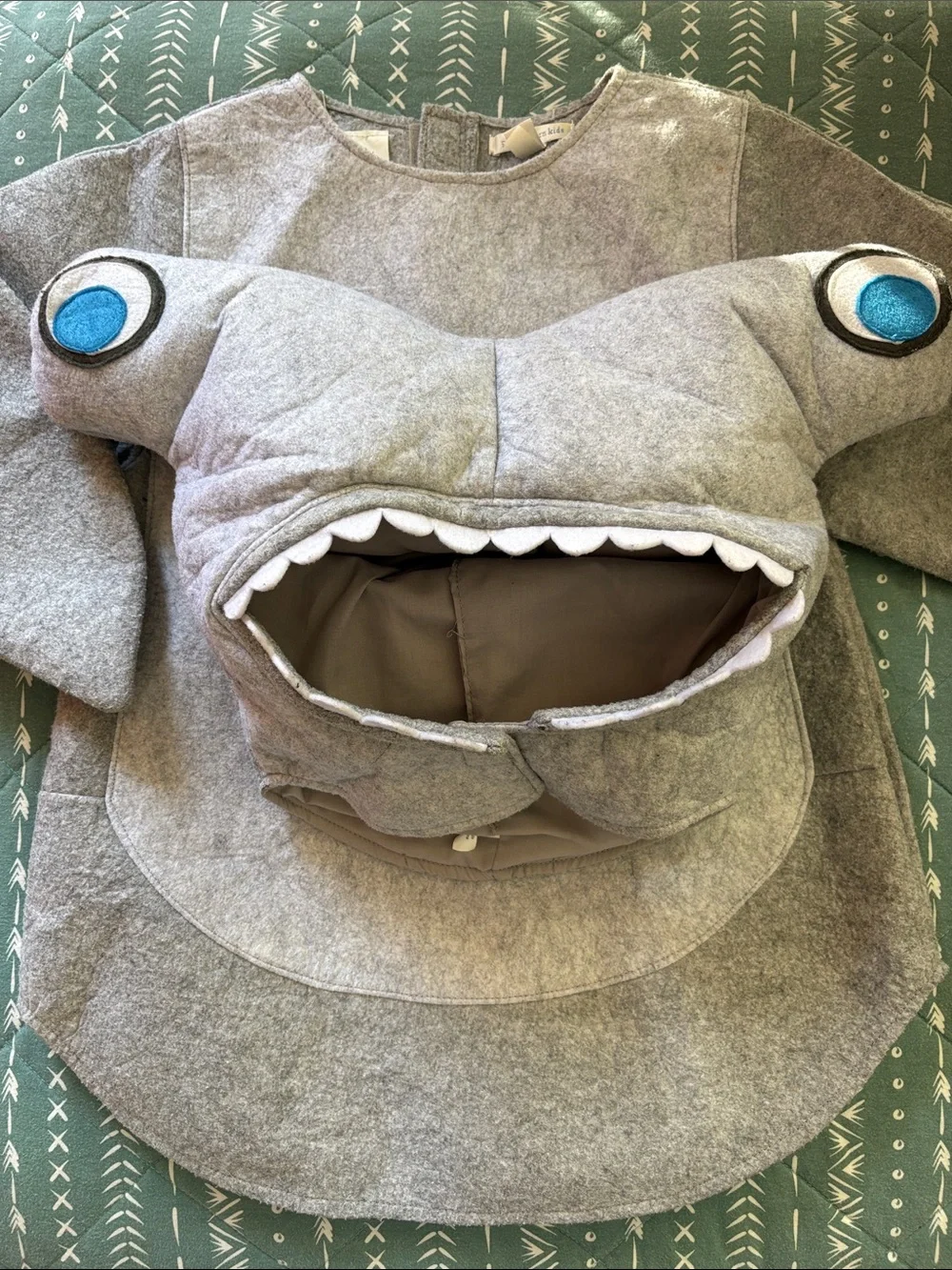 POTTERY BARN KIDS Hammerhead Shark Costume Size 4-6